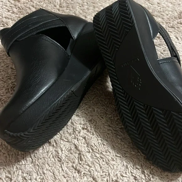 Volatile Flagstaff Womens Buckle Ankle Wedge Boots size 8 new with out tag - Picture 5 of 5